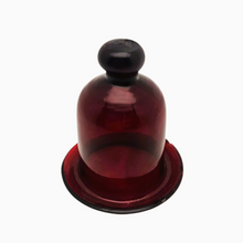 Charger l'image dans la galerie, Lot de deux ventouses médicales en verre, fin XIXᵉ – début XXᵉ siècle Le Charme des Violettes - Brocante en ligne
