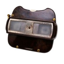 Load image into Gallery viewer, View-Master Stereo-Rama en bakélite et disque du mariage du Roi Baudouin et de la Reine Fabiola le 15 décembre 1960, années 1950-1960
