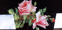 Charger l&#39;image dans la galerie, Plateau en verre et bois à motif de roses
