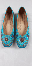 Load image into Gallery viewer, Vintage ballerinas in embroidered satin size 38
