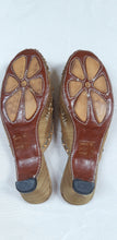 Load image into Gallery viewer, Vintage heeled mules in embroidered silk size 38
