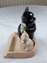 Charger l&#39;image dans la galerie, Pyrogène porte allumettes en céramique figurines de chats
