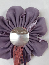 Load image into Gallery viewer, Vintage purple velvet flower brooch
