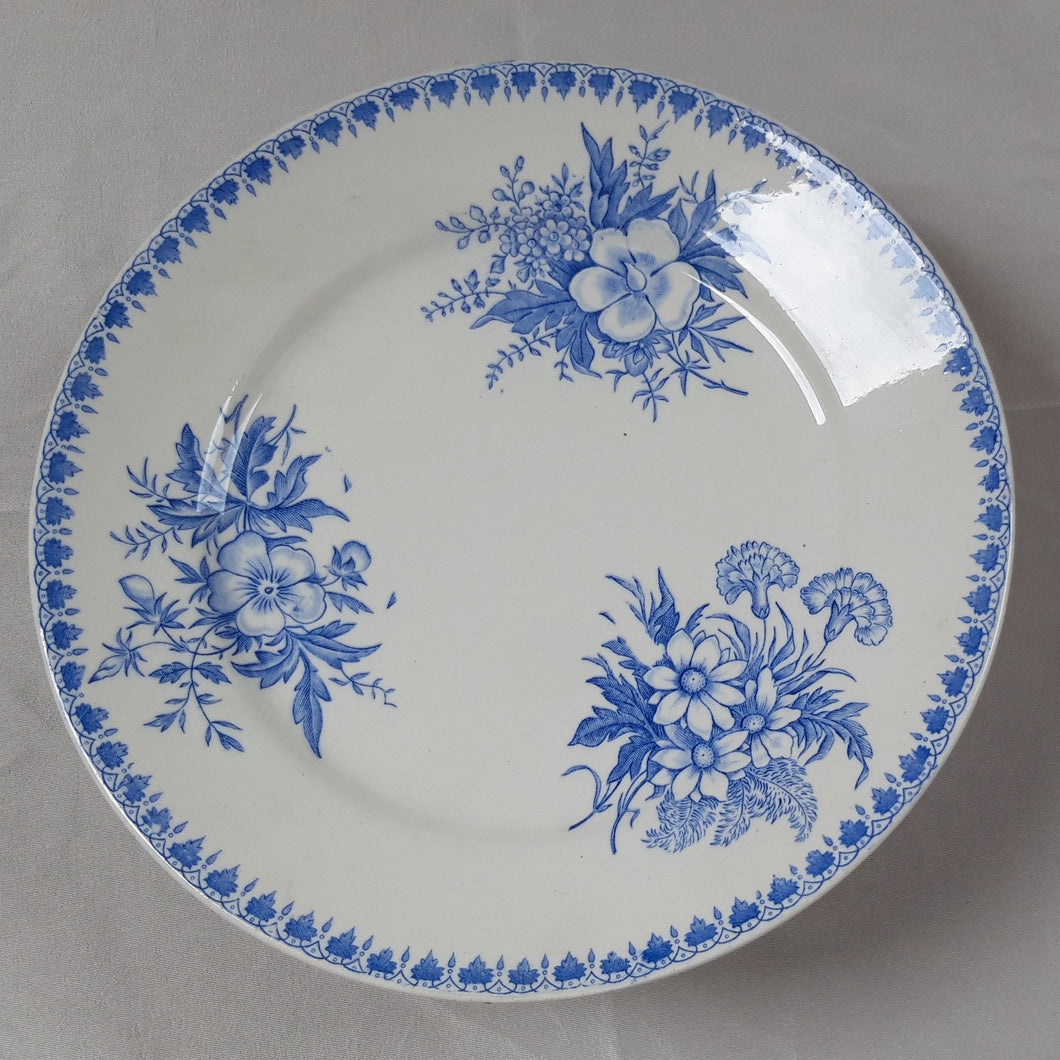 Maastricht, Société céramique, collection Dahlia signé. Compotier en porcelaine vintage à décor fleuri blanc et bleu.