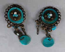 Charger l&#39;image dans la galerie, Boucles d&#39;oreilles vintage turquoise en nacre et perles
