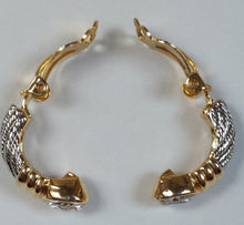Charger l&#39;image dans la galerie, Boucles d&#39;oreilles clips vintage en métal argenté et doré avec strass
