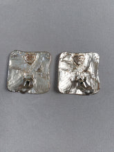 Afbeelding in Gallery-weergave laden, Zilveren clip-on oorbellen uit de jaren 80
