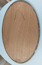 Charger l&#39;image dans la galerie, Miroir ovale vintage en bois doré (grand)
