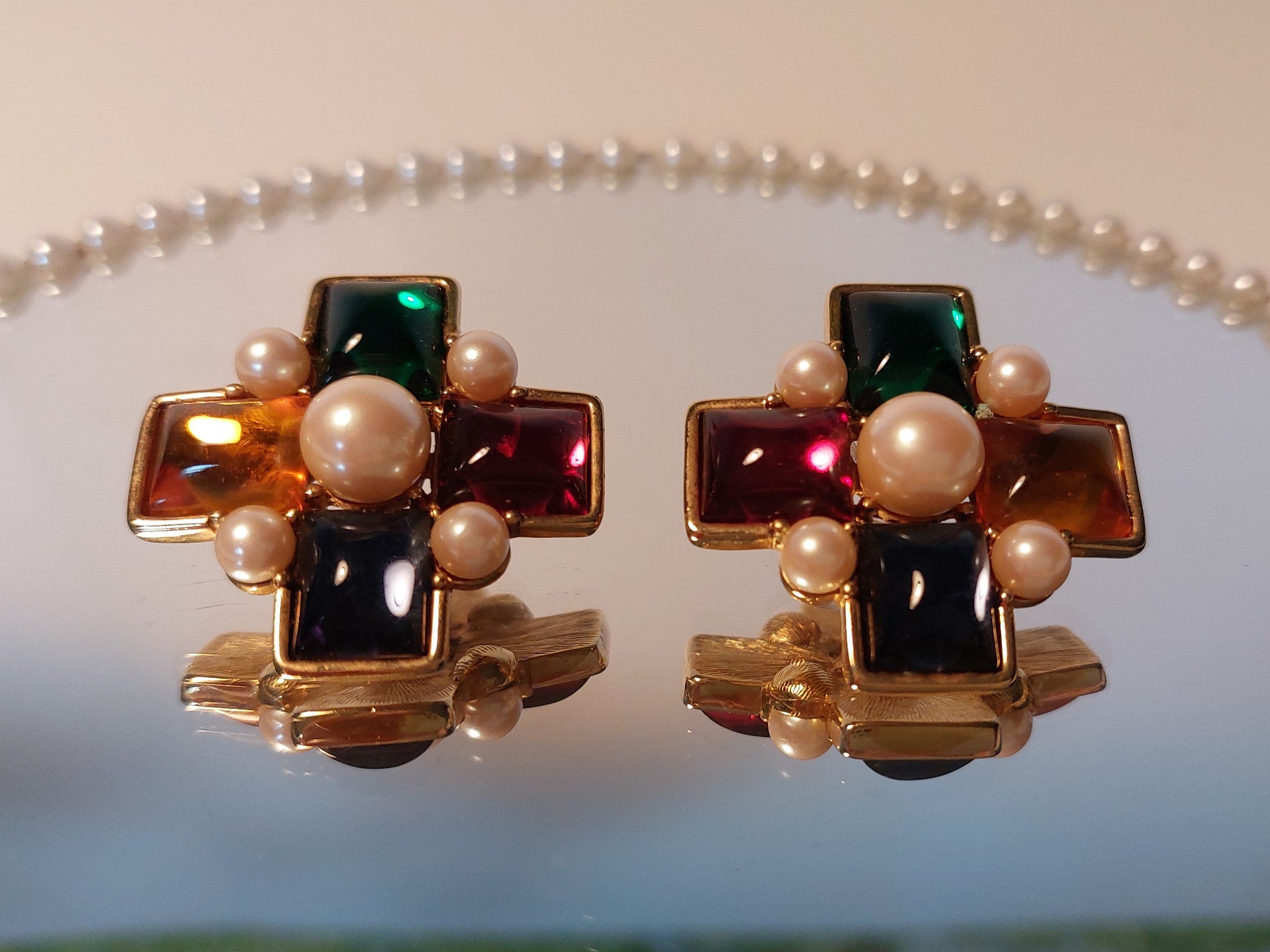 Boucles D'oreilles Clips Vintage Monet - En Alliage Doré Avec Pierres, Très Bon état