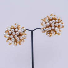 Charger l&#39;image dans la galerie, Boucles d&#39;oreilles clips vintage en perles et petites perles dorées
