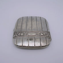 Load image into Gallery viewer, Art deco cigarette case in silver metal

