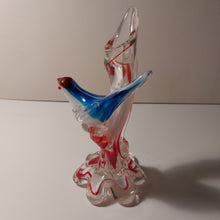 Afbeelding in Gallery-weergave laden, Vintage geblazen glazen vogelvaas
