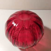 Charger l&#39;image dans la galerie, Vase en verre à décor japonisant vintage

